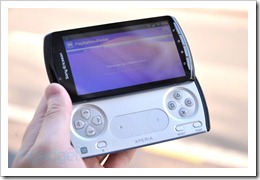 Xperia Play (Engadget)